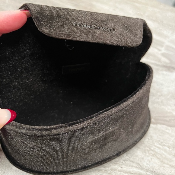 Tom Ford sunglasses case - Picture 3 of 3